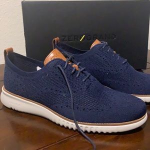 Cole Haan
2 ZEROGRAND STCHLTE
MARINE BLUE:VP GRY